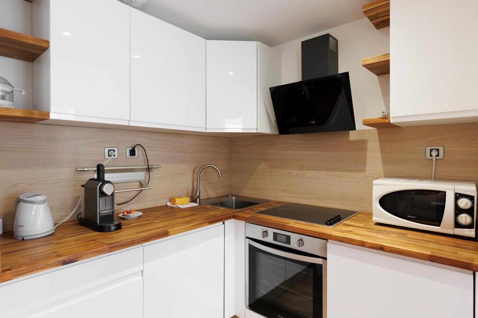 Pavillon Riviera Yourhosthelper *
